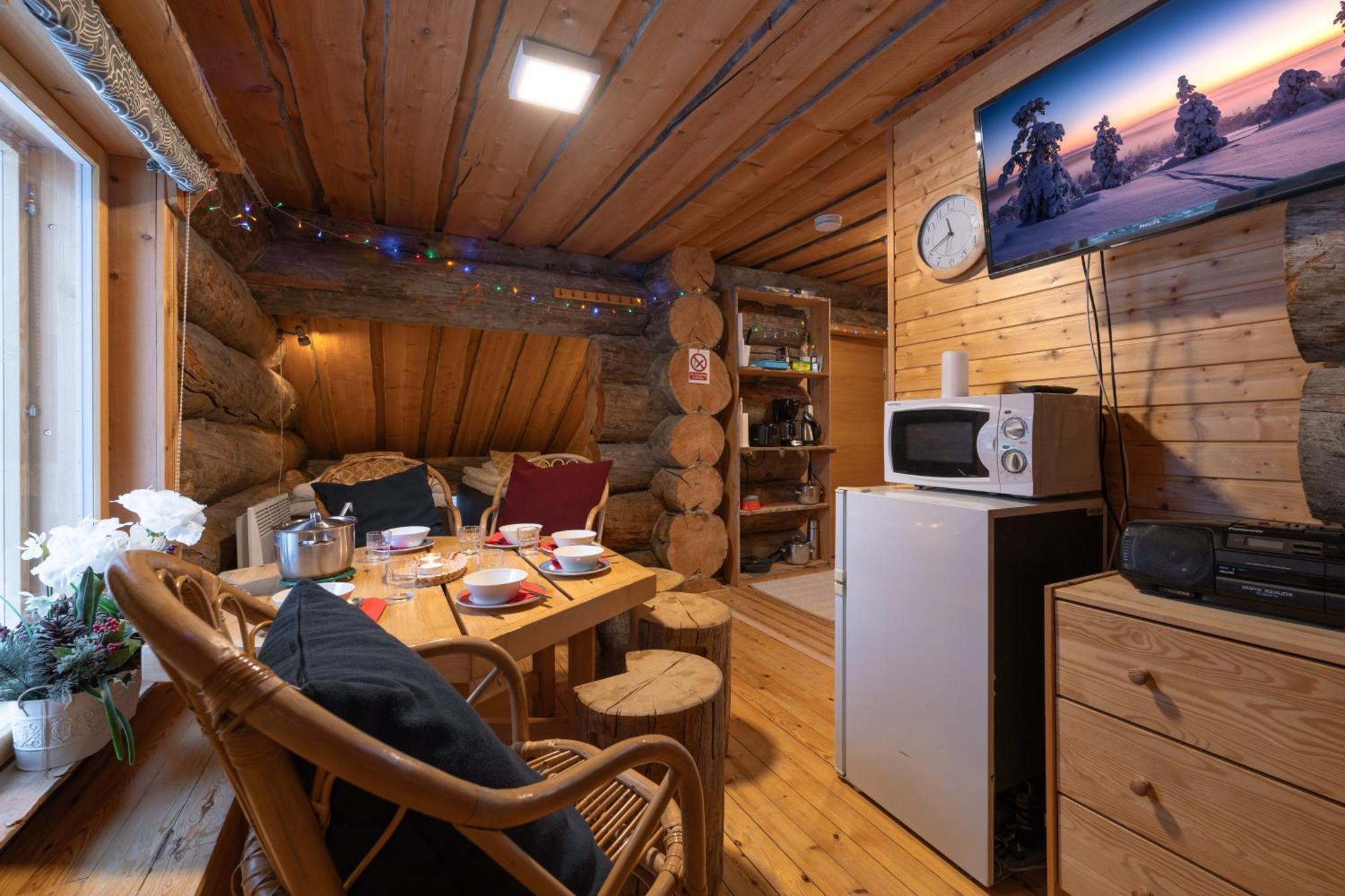 Kuukkeli Apartments Pikku-Hirvas Ja Porotokka Saariselka Bilik gambar